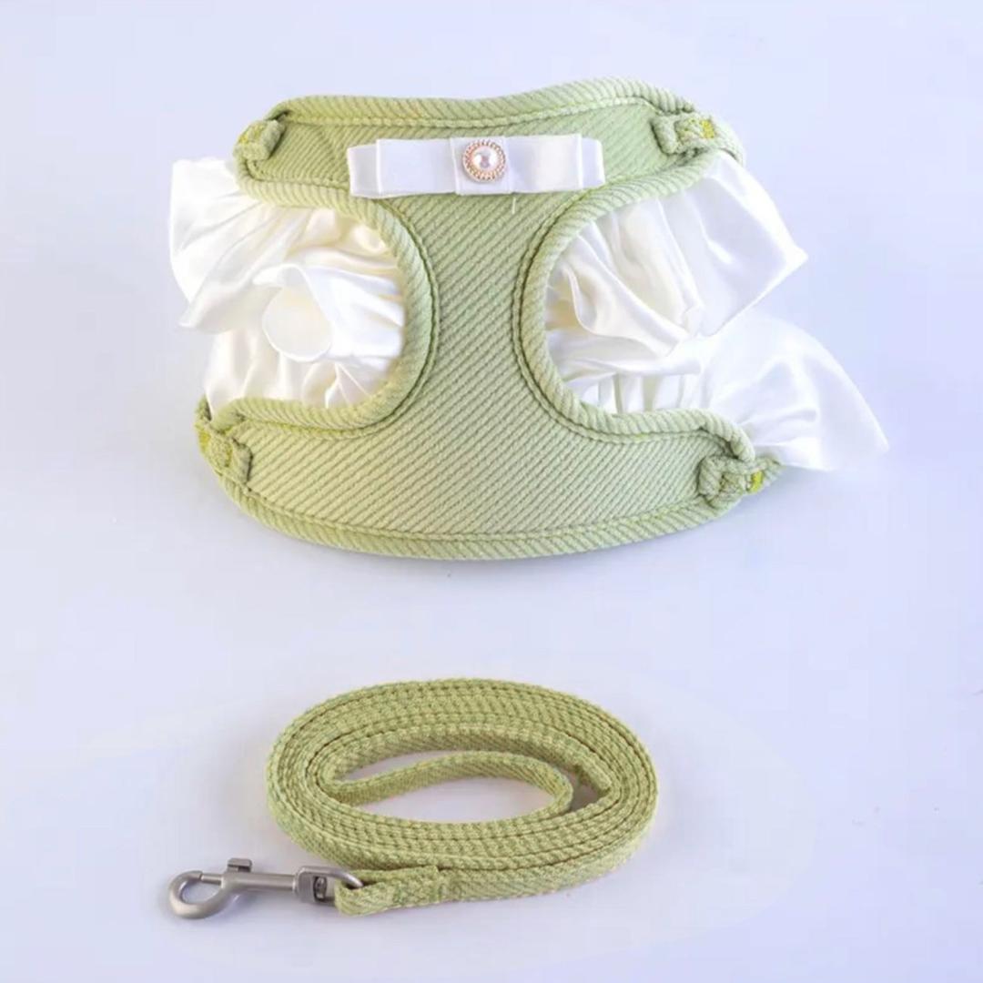 Cream Lace Bow Pet Leash for Stylish Dog Walks